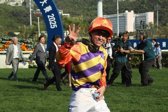 大爆26倍冷门，百贺飞驹”胜出香港打吡大赛，收获近2000万巨奖！