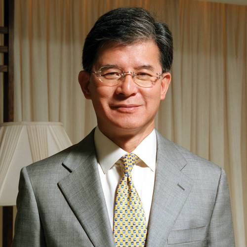 1995年49岁的特朗普来香港，怀中抱着位神秘的中国女人，她是谁？