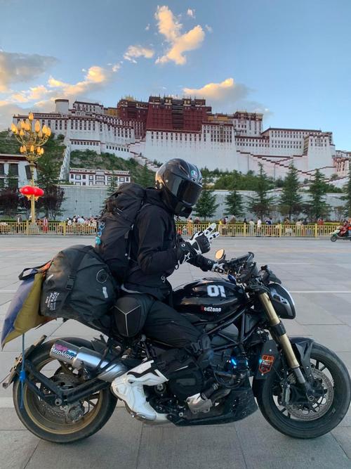 川藏线的交通工具是各有特色，辽宁老哥慢游318 摩客之旅