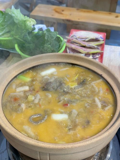 ＂羊肉汤的魔法：一锅暖心的美味冒险！
