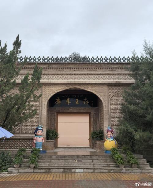 库车古称“龟兹”是举世闻名的龟兹文化发祥地，常有歌舞之乡