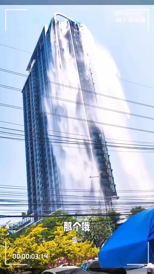 实拍缅甸7.9级大地震：在建楼房轰然倒塌 高楼泳池水瀑布般摇下