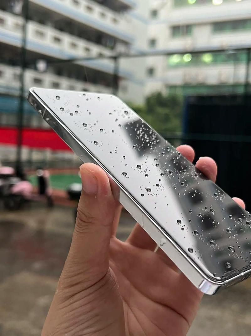 以后的手机都是直屏？