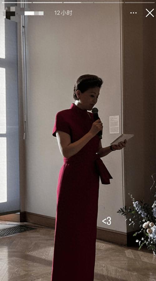 杨澜现身洛阳植物园，美成焦点，受到景区人员热情招待好有排面