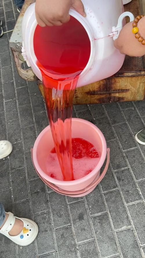 河南开封“果子露”2元一杯，除了“色素”啥都不加，你敢喝吗