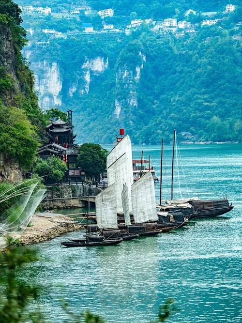 2025年4月15日，畅游国家AAAA级旅游景区，长江三峡大坝