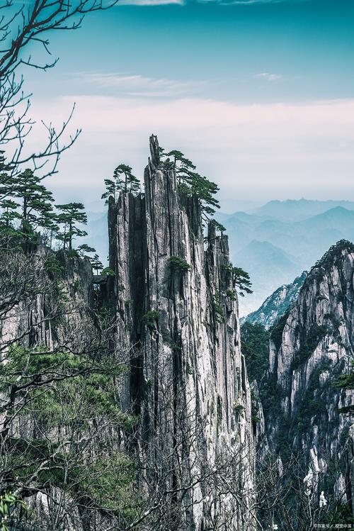 庐山奇观，大自然的奇迹与美景，一山胜五岳，有何特别之处？