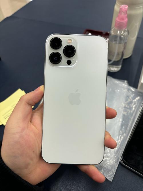 花了三千多买了一台iPhone 13 Pro Max，体验一下三年的旗舰