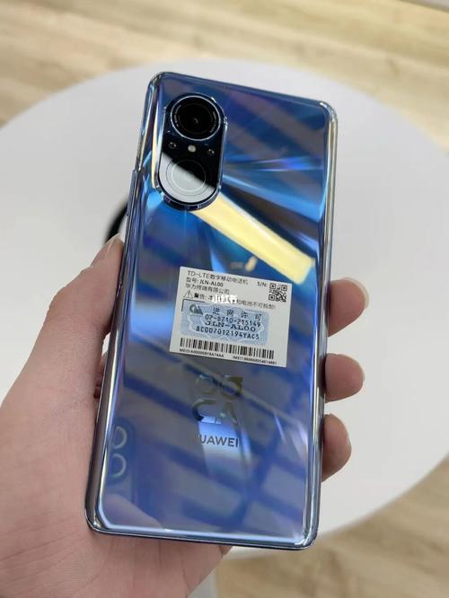 华为中端机突然变香了，512GB跌至1329元，还有一亿像素后置三摄