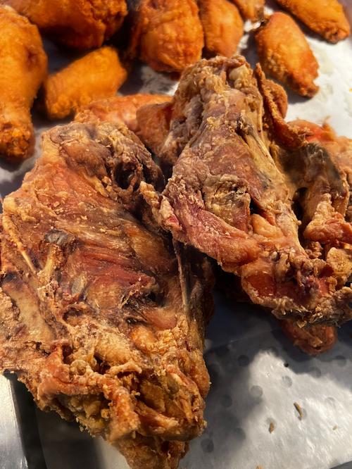 #美食探店#辣味炸鸡配啤酒，满足你的味蕾！