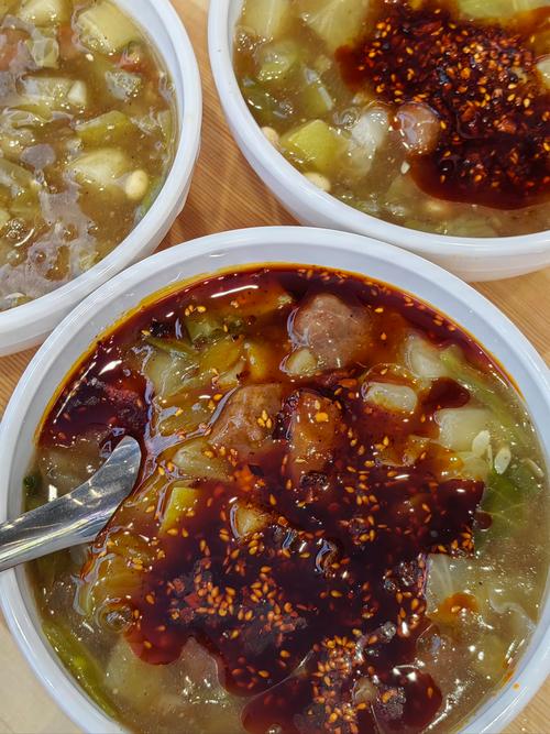 肉丸糊辣汤:西安人早点离不开的一碗 汤香肉丸也扎实