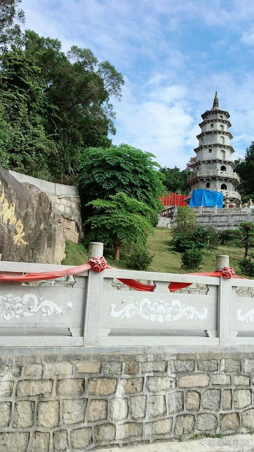 汕头灵山寺，始建于唐代的潮汕三大名寺之一，内有和尚且义工和善