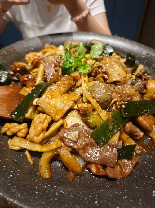 麻辣香锅和锅包肉#美食#麻辣香锅#深夜放毒#咀嚼声#解馋了