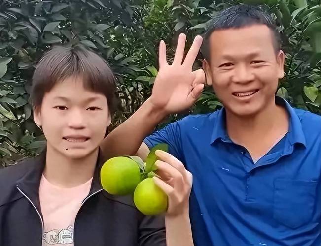 全红婵老家盖新房，老爹找的别墅建筑队已入场，大片空地被推平