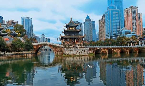 房车贵州之旅：白天逛镇远古城，晚上看夜景，详细攻略在此