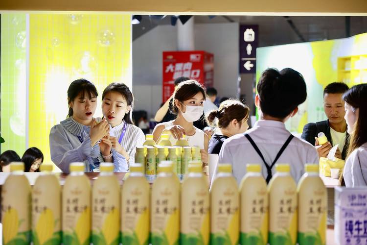 一颗秋糖两头甜，今年最甜是南京